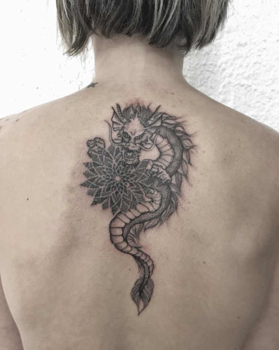 Tatuaggi con Significato di Forza Oltre