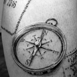 Tatuaggio Bussola: Significato, 70 idee per un tatuaggio originale